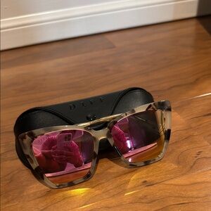 Diff sunglasses Pink Mirror Lens